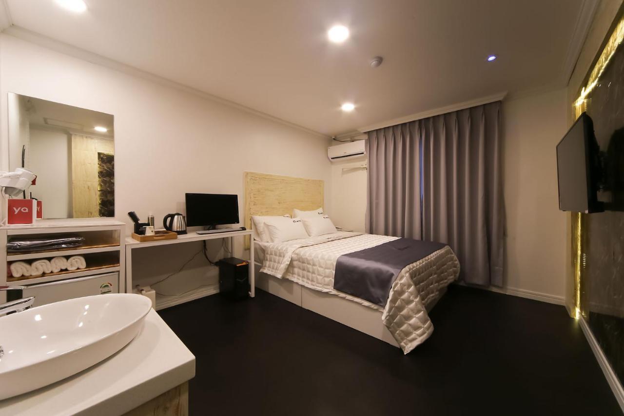 Prince Motel Busan Bagian luar foto