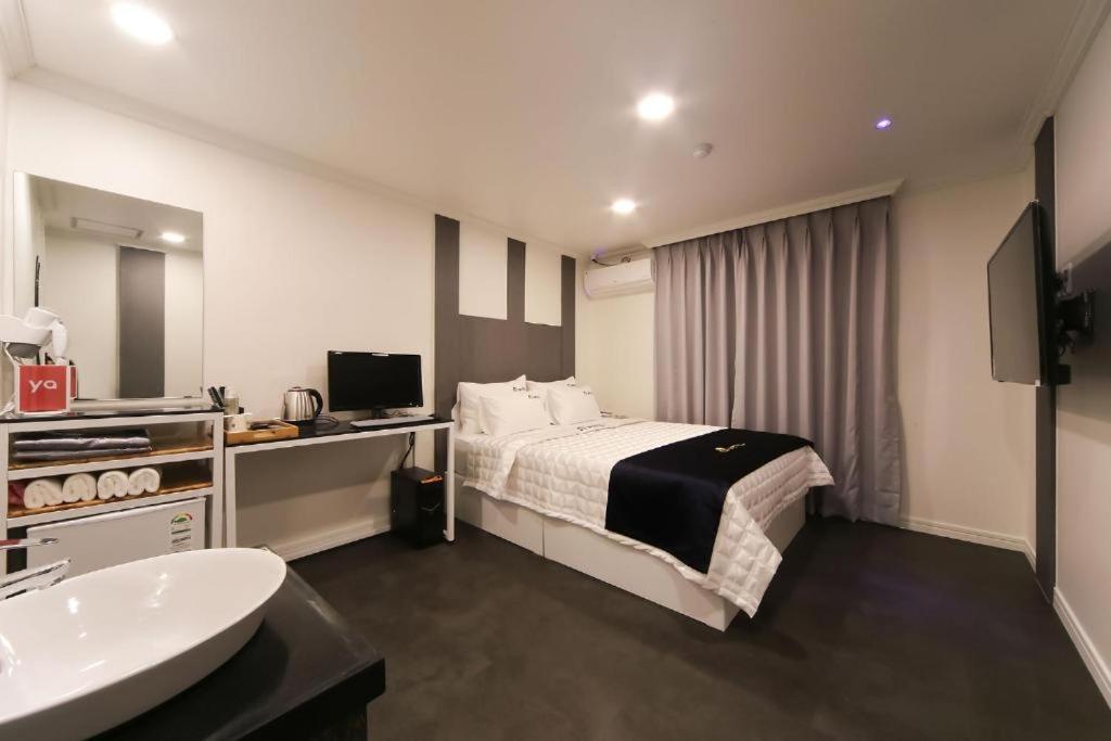 Prince Motel Busan Bagian luar foto